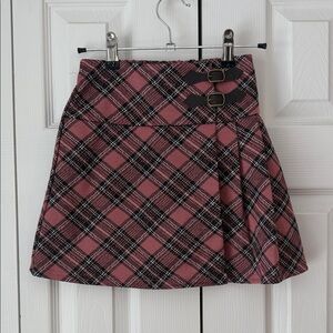 Stylish Girls Plaid Skirt with Buckle Accents